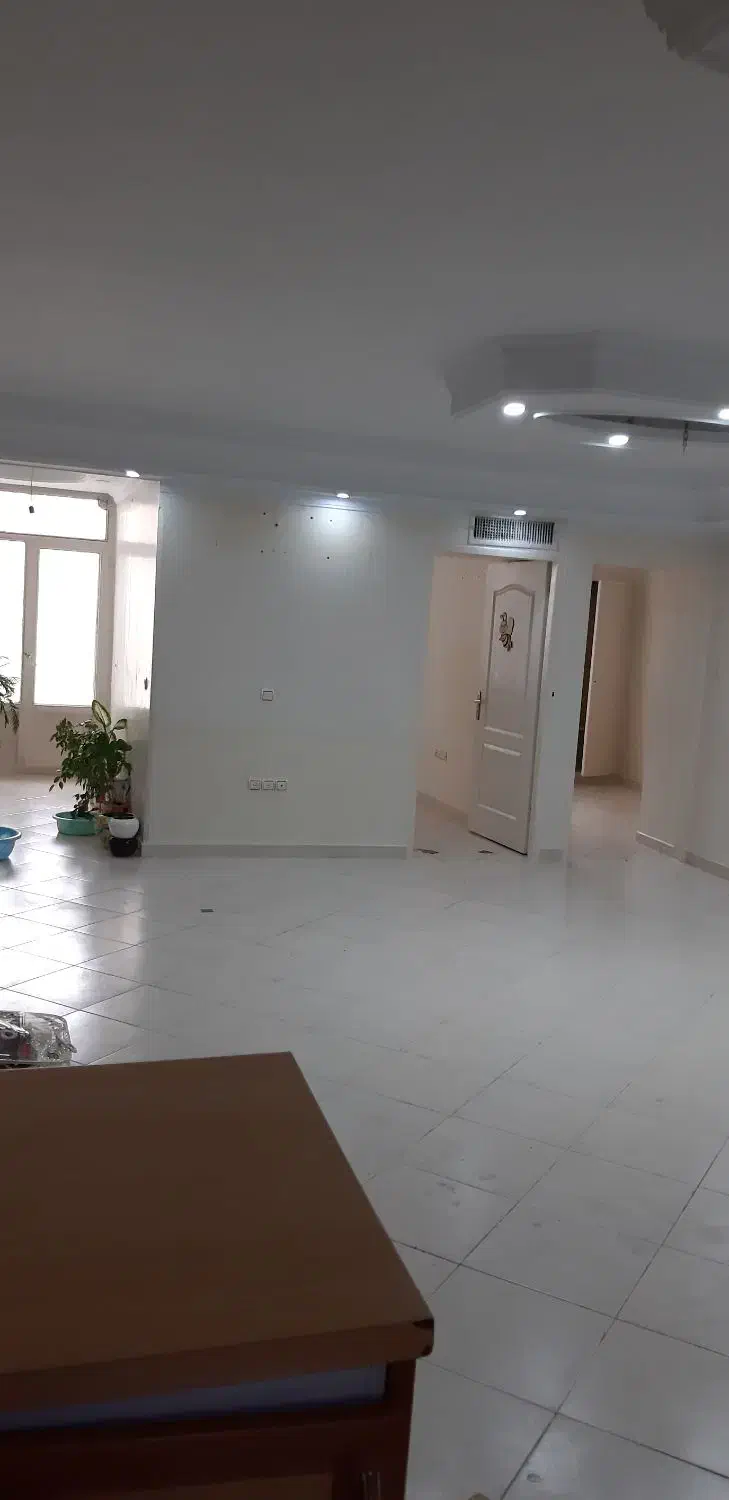 ۱۰۰متر تخلیه تک واحدی چهارراه استقلال