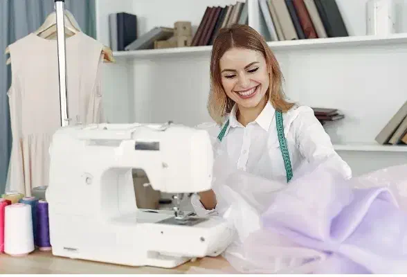 نیازمند کمک خیاط و خیاط ماهر با شرایط ویژه|استخدام صنعتی، فنی، مهندسی|یزد, |دیوار