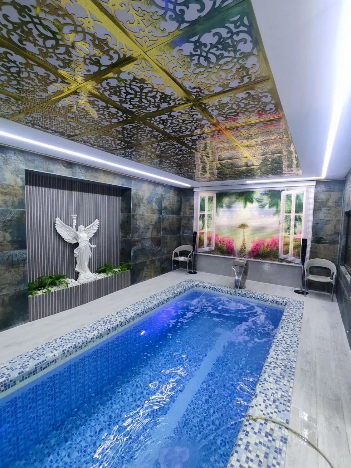 اجاره ویلا استخردار سرپوشیده با اب ابگرم مسافری|اجارهٔ کوتاه‌مدت ویلا و باغ|ارومیه, |دیوار