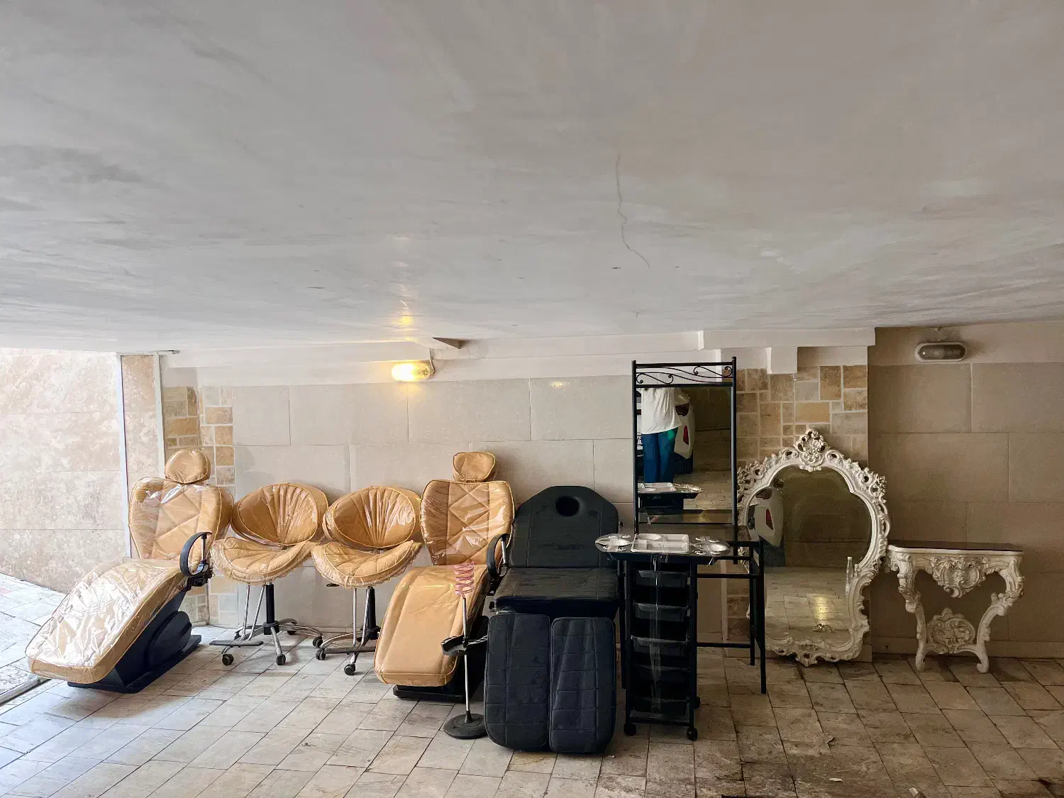 لوازم ارایشگاه در حد نو ارسال رایگان صندلی تخت تتو|آرایشگاه و سالن‌های زیبایی|تهران, مینای شمالی (مخبر)|دیوار