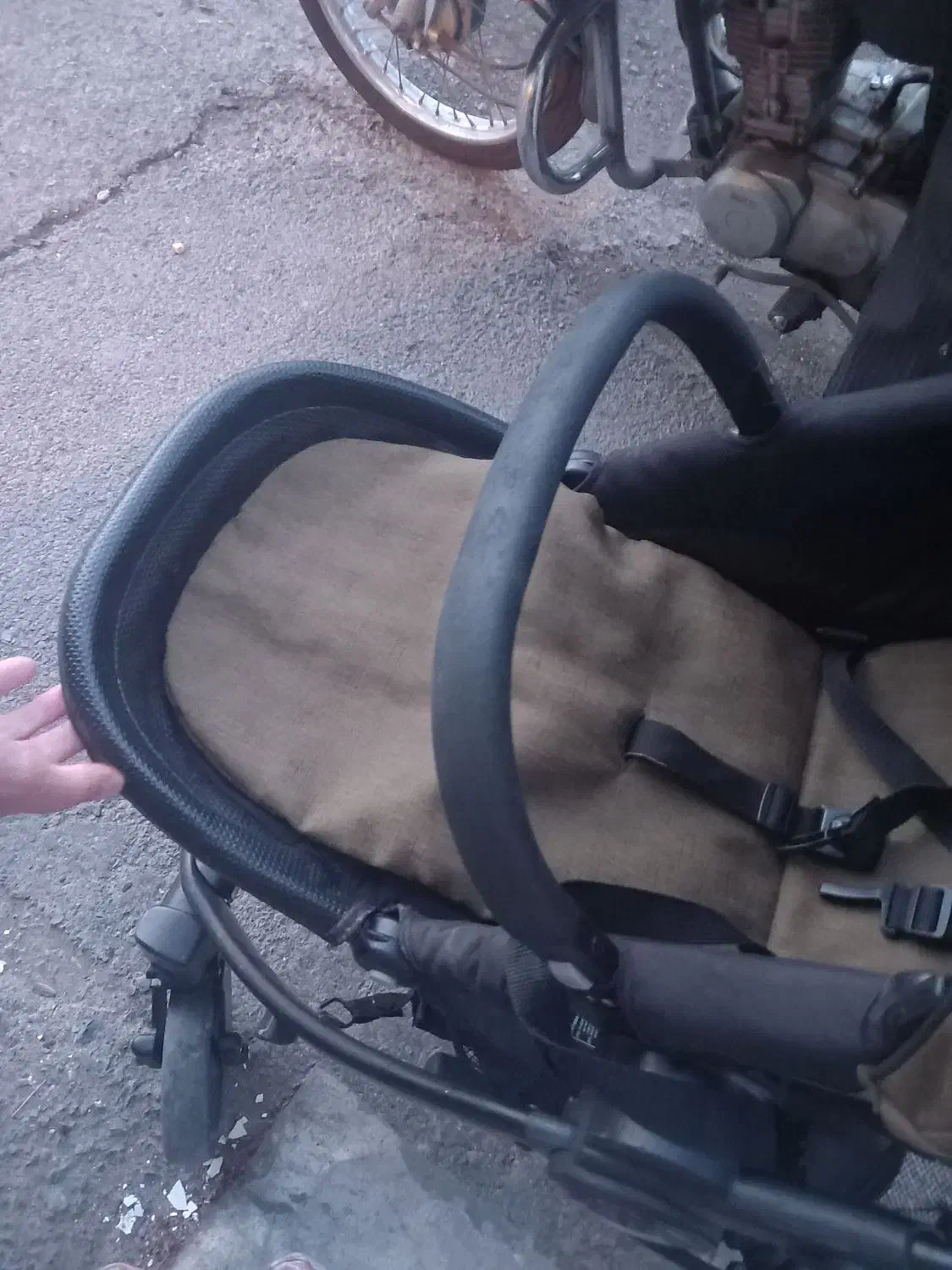 تعدادی موکت و کالسکه خارجی|اسباب و اثاث بچه|خمین, |دیوار