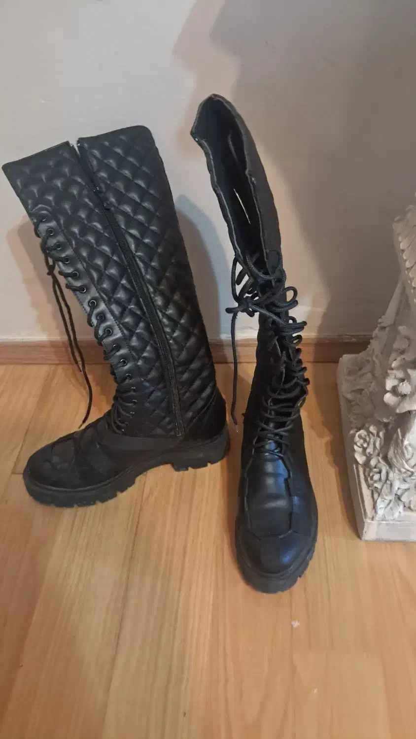 پوتین  نو فقط پرو کردم برام کوچیکه|کیف، کفش، کمربند|پرند, فاز ۵|دیوار