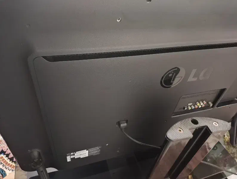 تلویزیون ۴۲ اینچ ال جی|تلویزیون و پروژکتور|لاهیجان, بازکیاگوراب|دیوار