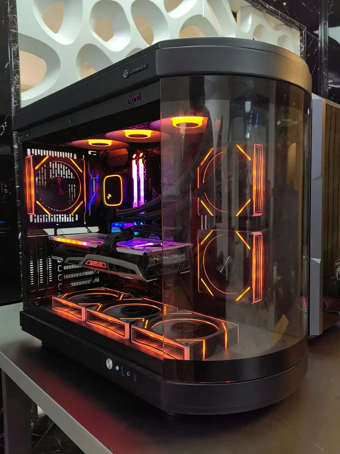 کیس گیمینگ با کارت ۶۷۰۰xt|رایانه رومیزی|شیراز, معالیآباد|دیوار