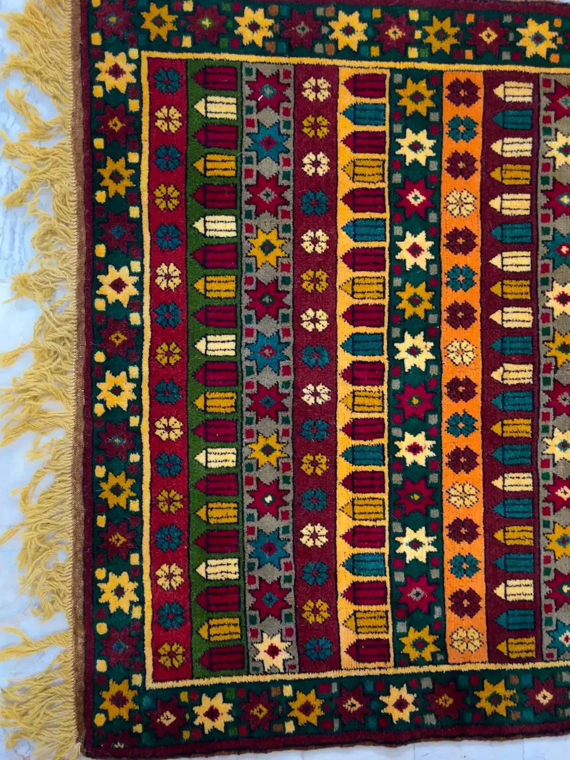 قالیچه دستبافت پرز بلند کاملا سلامت|فرش|تهران, نارمک|دیوار