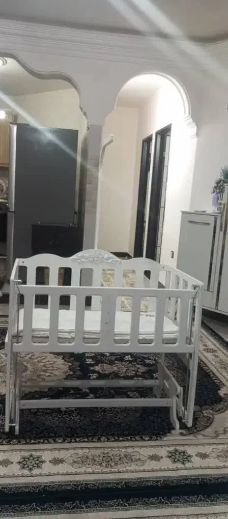 تخت نوزاد در حد نو|تخت و صندلی بچه|مشگین شهر, |دیوار