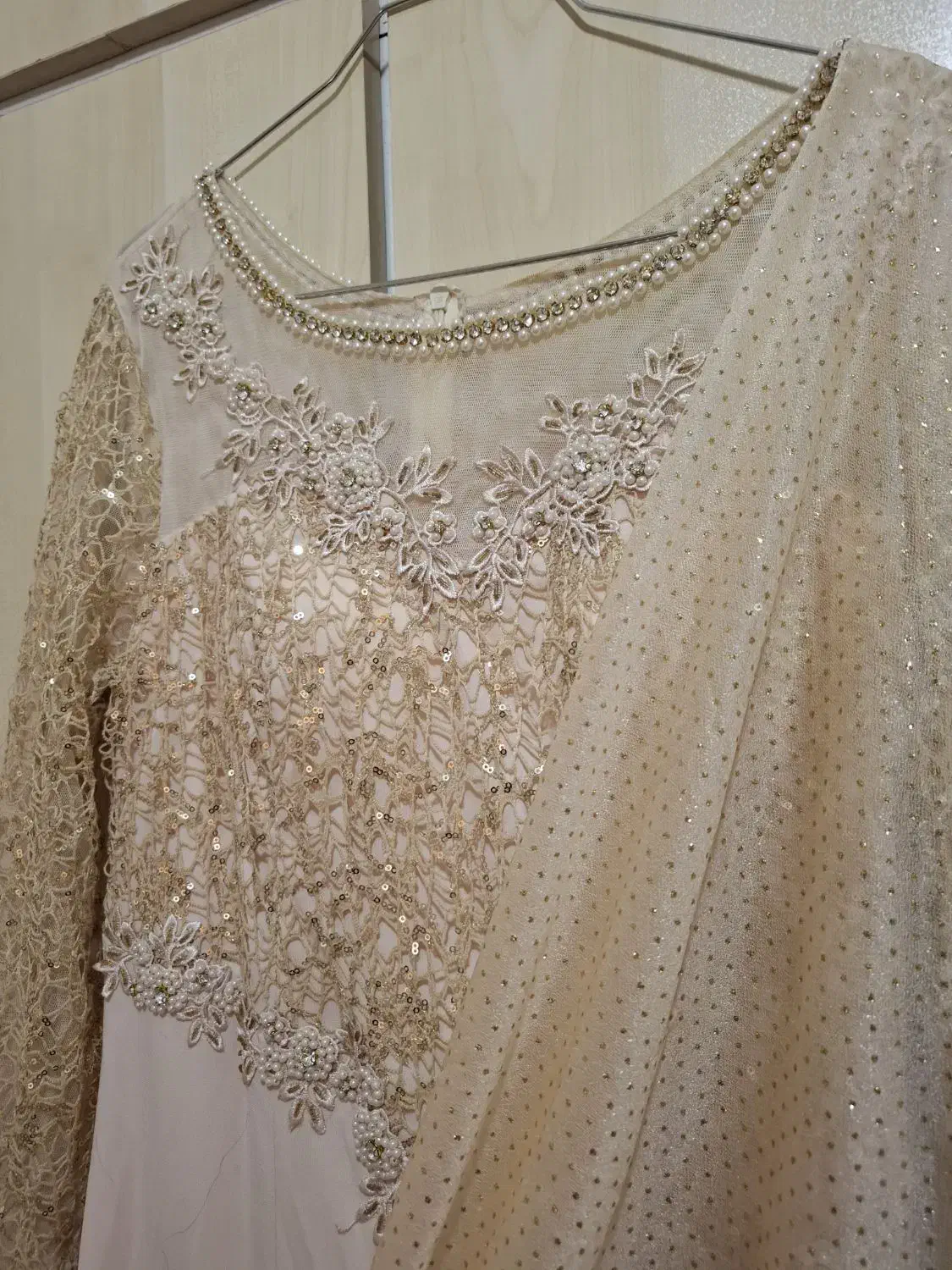 لباس و شال کاملا نو فروشی|لباس|خورموج, |دیوار