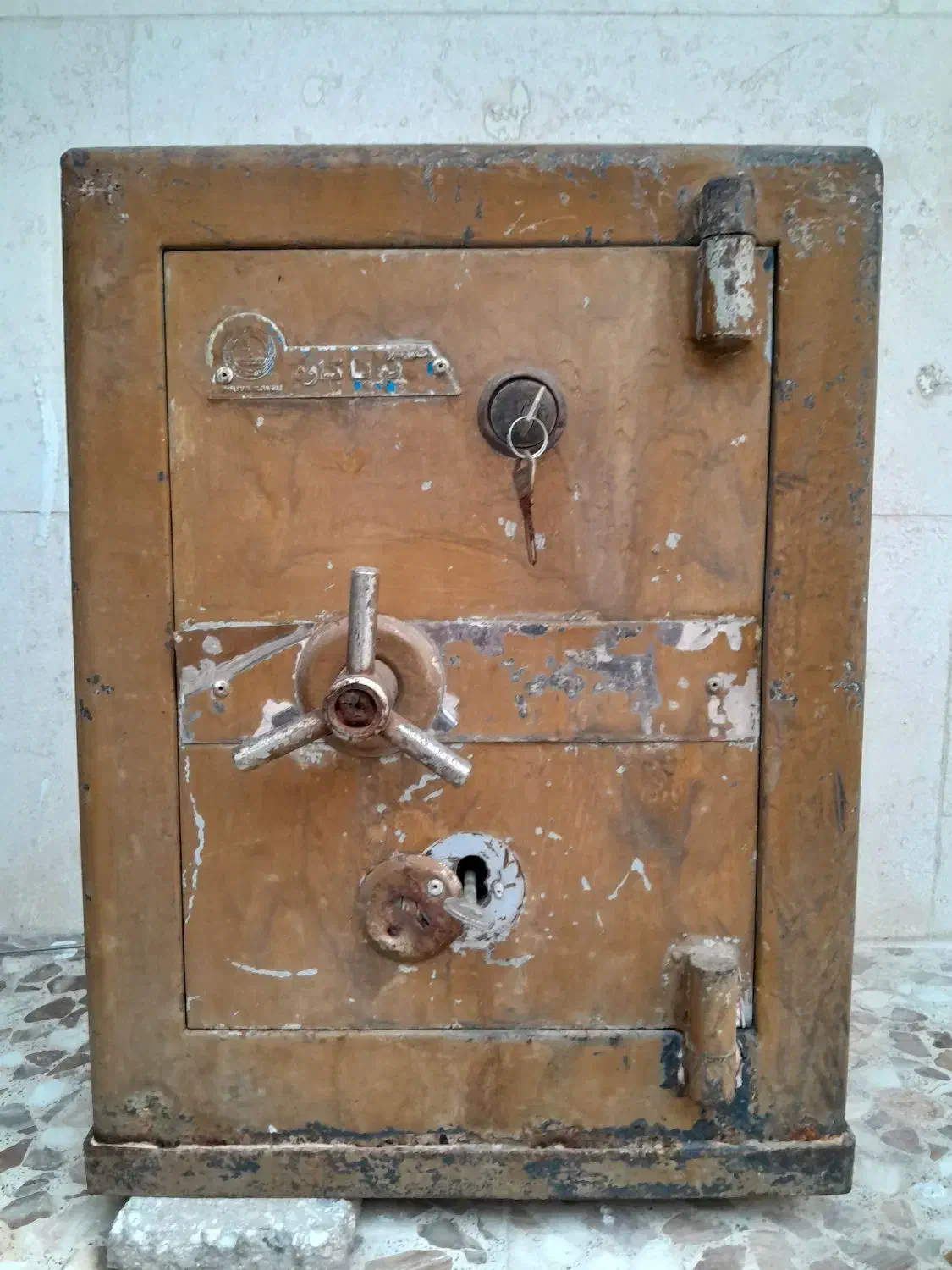گاوصندوق|ابزارآلات|اهواز, کمپلو جنوبی|دیوار