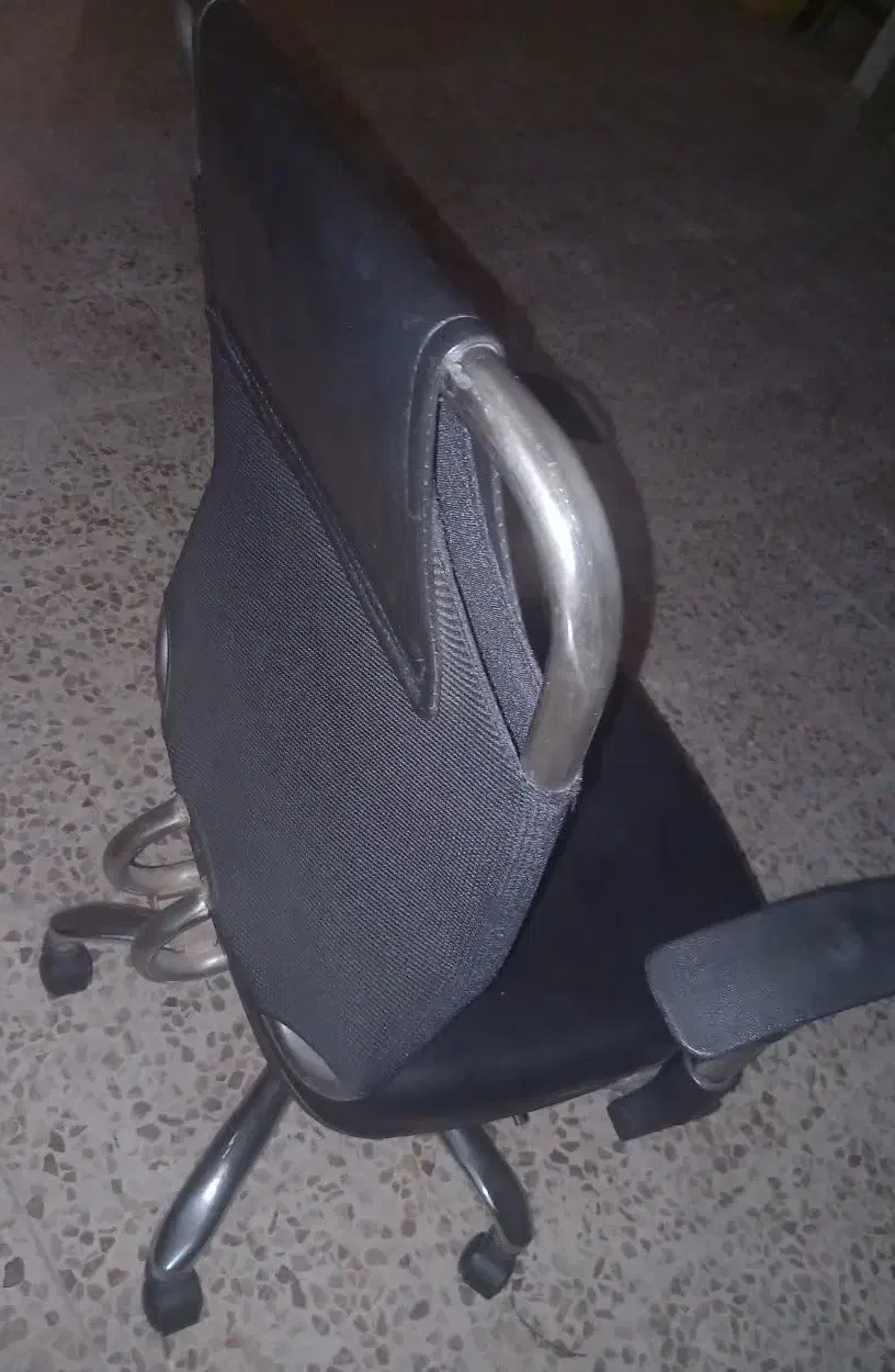 صندلی گردون|مبلمان اداری|قم, میدان نو|دیوار