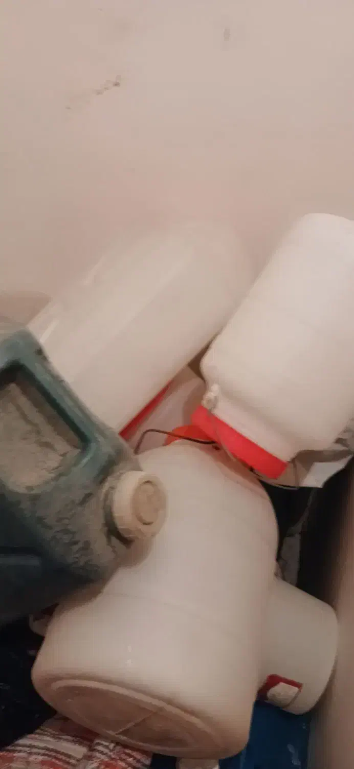 دبه گالن|ظروف نگهدارنده، پلاستیکی، یک‌بارمصرف|پرند, فاز ۶|دیوار