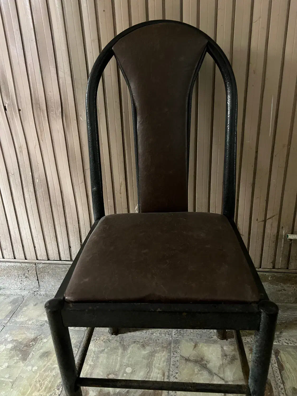 صندلی ال جی|دفتر کار|رشت, سعدی (تختی)|دیوار