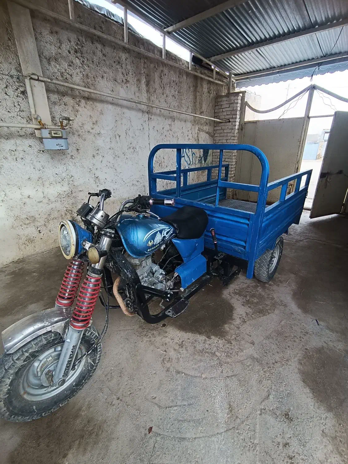 سه چرخ|موتورسیکلت|مانه, |دیوار