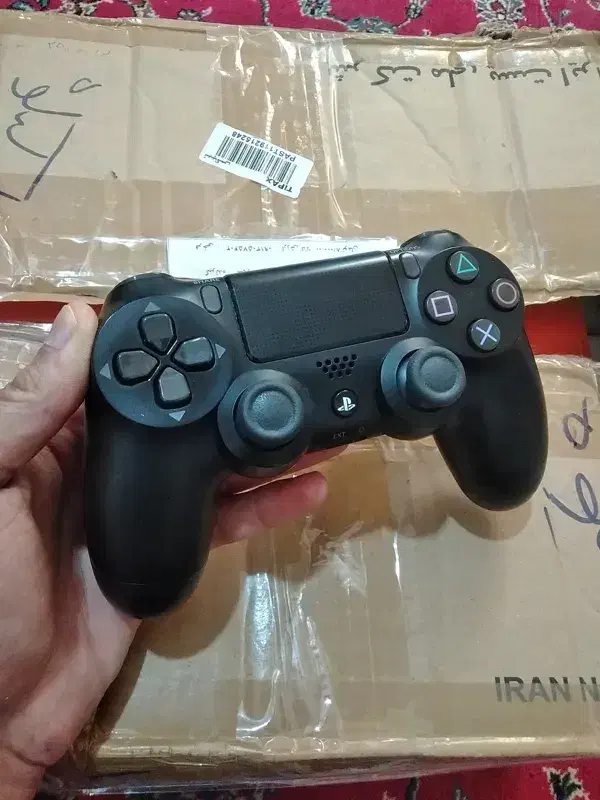 دسته ps4 نو|کنسول، بازی ویدئویی و آنلاین|شیراز, غدیر شمالی|دیوار