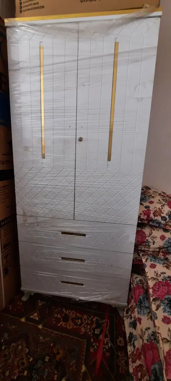 کمد|جاکفشی، کمد، دراور|کوهدشت, |دیوار