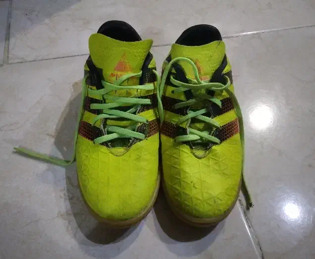 کفش فوتبالی|کیف، کفش، کمربند|بندر انزلی, مسکن مهر|دیوار