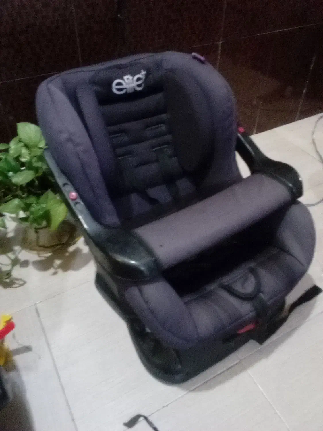 صندلی بچه و نی نی لای لای|کالسکه و لوازم جانبی|برازجان, |دیوار