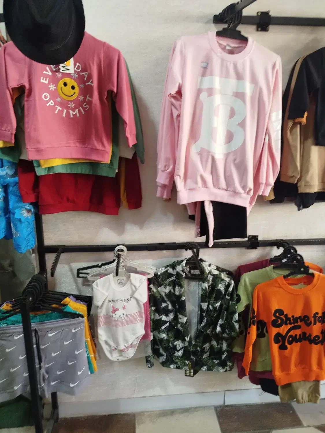 حراج دورس 3 نخ بچگانه|کفش و لباس بچه|خرم‌آباد, |دیوار