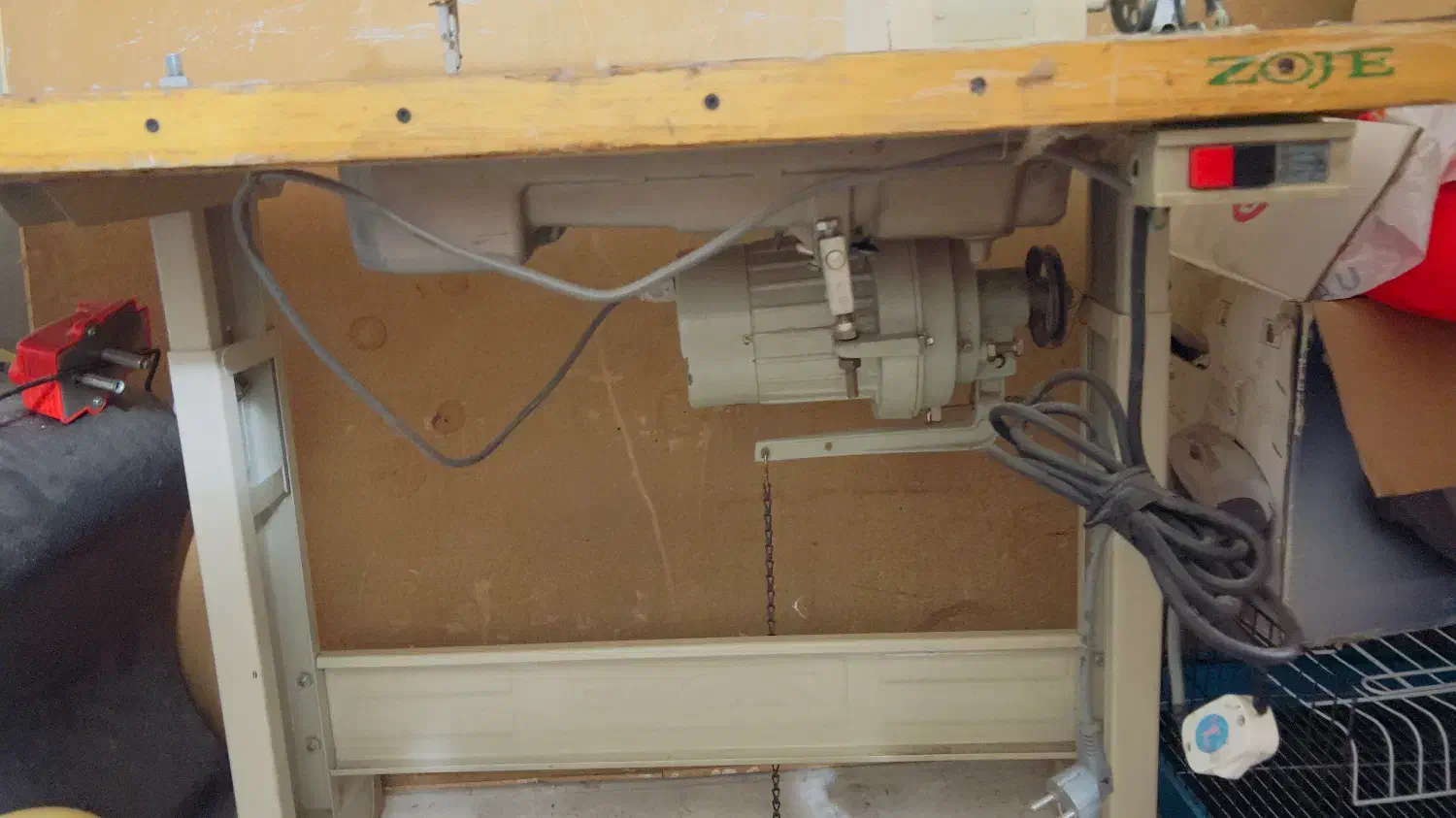 فروش چرخ راسته دوز|چرخ خیاطی و ریسندگی|شیراز, فرهنگ شهر|دیوار