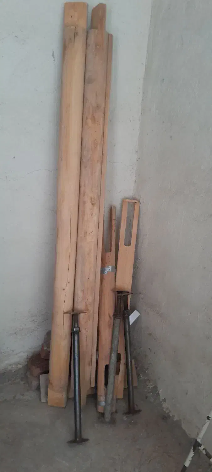 دزگاه فرش یا دار قالی زرنیم|ابزارآلات|خسروشاه, |دیوار