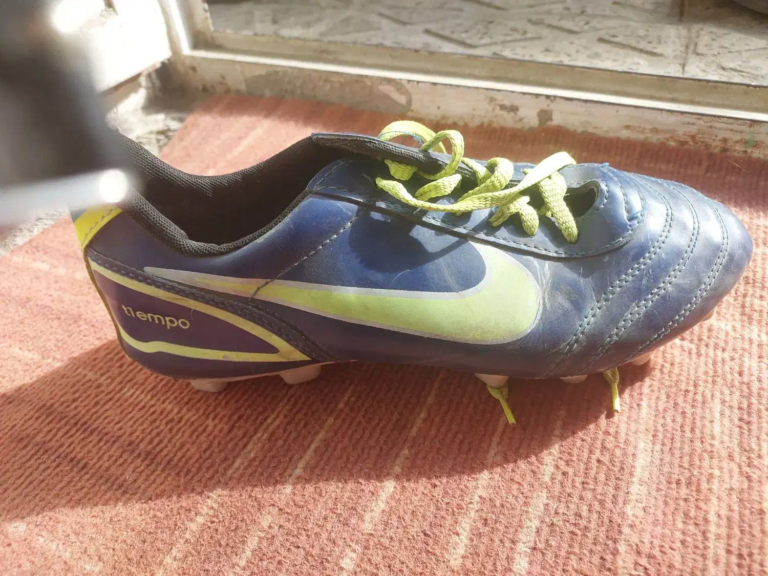 کفش ورزشی چمن|کیف، کفش، کمربند|مریوان, |دیوار