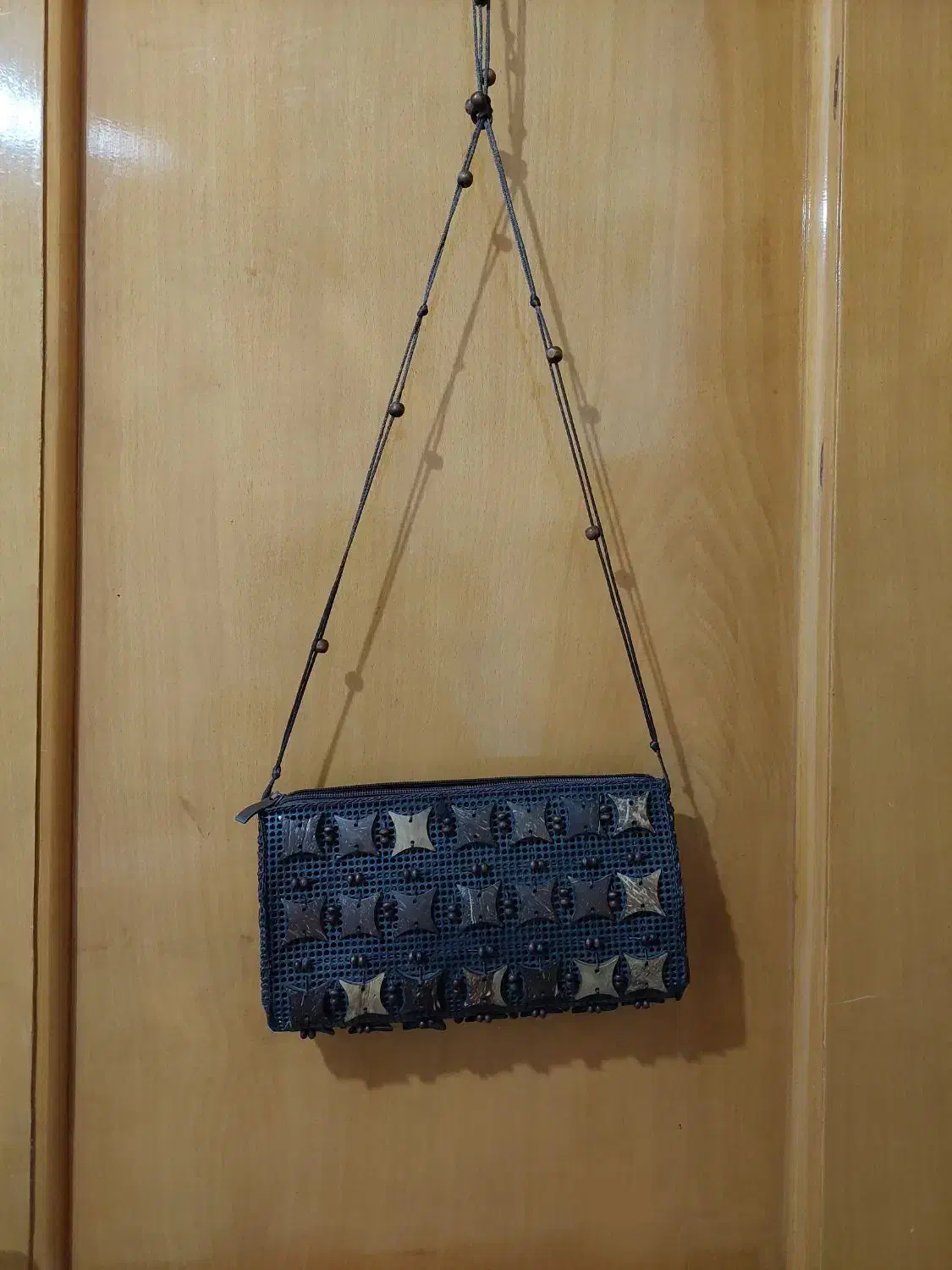 کیف دوشی|کیف، کفش، کمربند|اصفهان, شیخ اشراق|دیوار