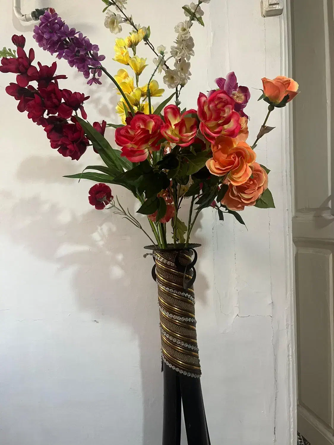 گلدان همراه گل مصنوعی|گل مصنوعی|لنگرود, |دیوار