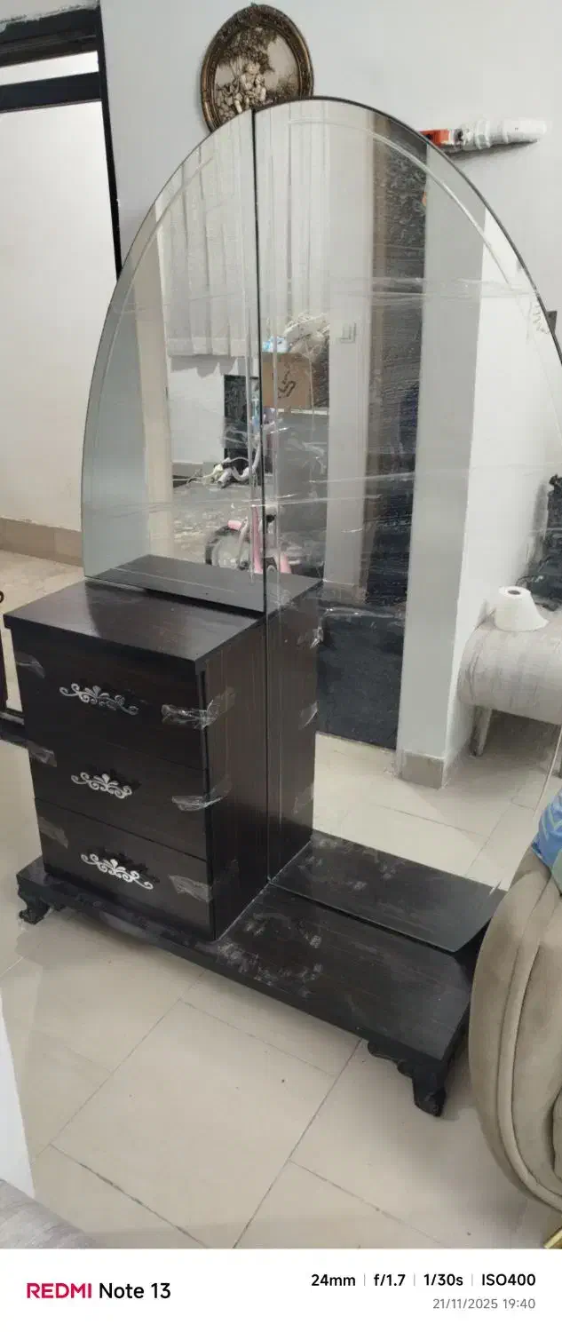 فروش فوری بدلیل جا به جایی درحد جنسMDF|تخت و سرویس خواب|شهریار, یوسف آباد صیرفی|دیوار