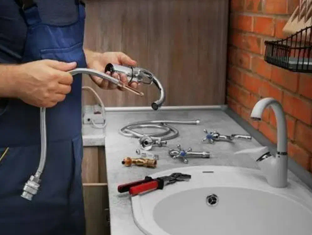 تعمیر و لوله کشی آب و فاضلاب و نصب شیر آلات|خدمات پیشه و مهارت|ساری, |دیوار