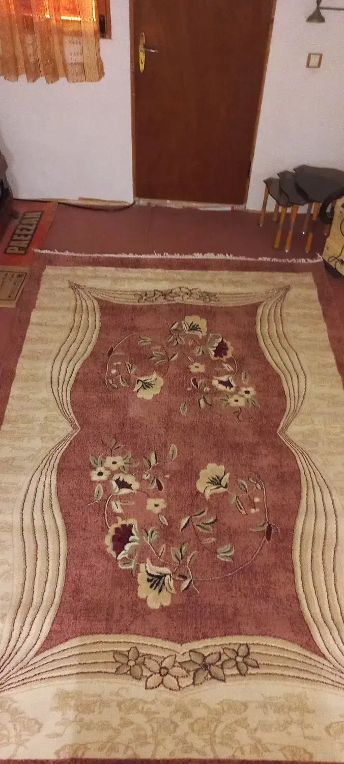 دو عدد فرش ۶متری|فرش|سنگر, |دیوار