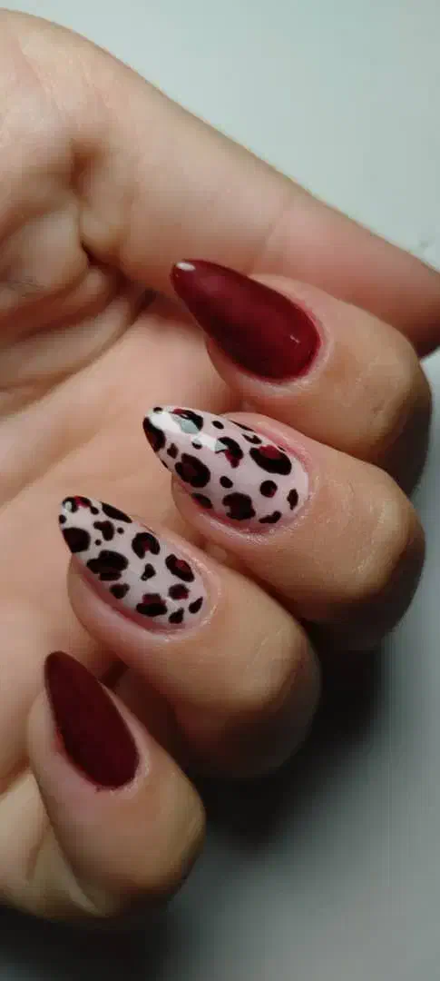 کاشت ناخن فقط ۳۰۰ در سالن زیبایی چهره ها|خدمات آرایشگری و زیبایی|ارومیه, |دیوار