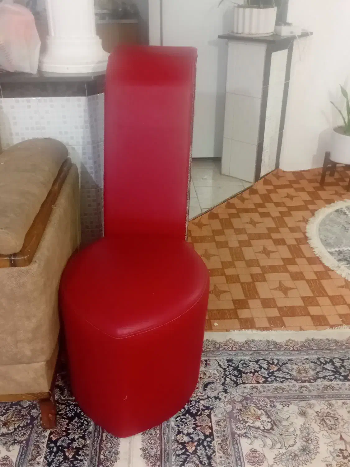 دو عدد مبل قرمز تازه|مبلمان خانگی و میز عسلی|ارومیه, |دیوار