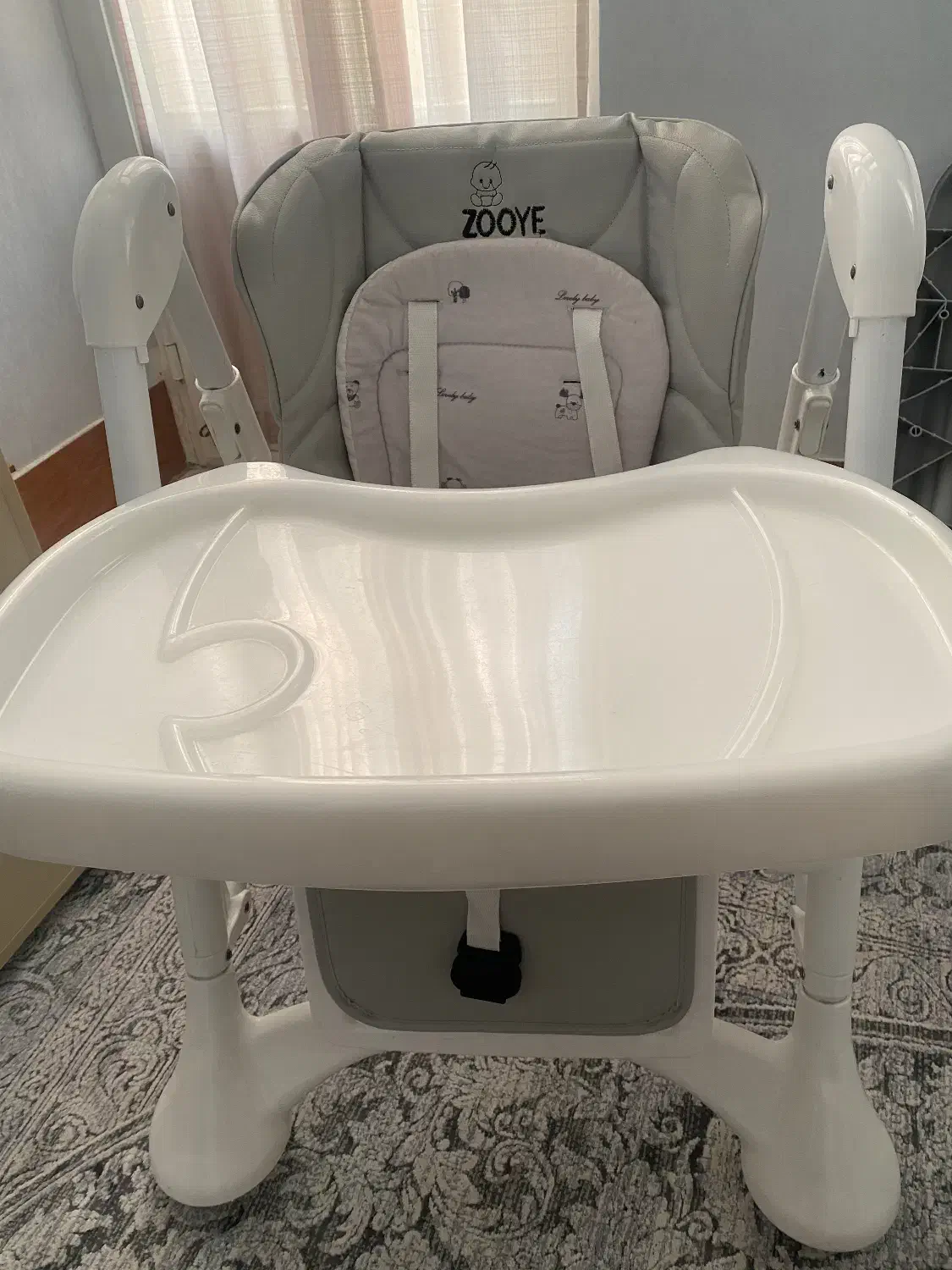 صندلی غذا زویه|تخت و صندلی بچه|قم, انسجام|دیوار