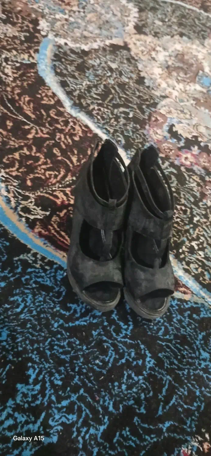 صندل|کیف، کفش، کمربند|شوشتر, |دیوار