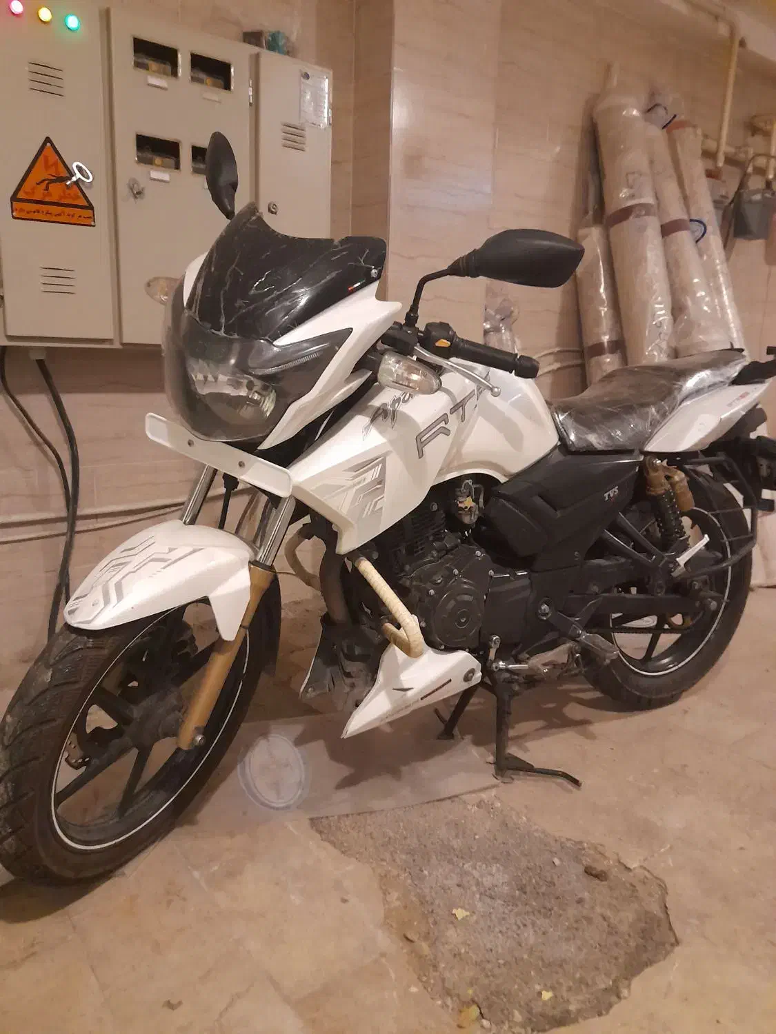 اپاچی ۹۲ در حد|موتورسیکلت|گرگان, |دیوار