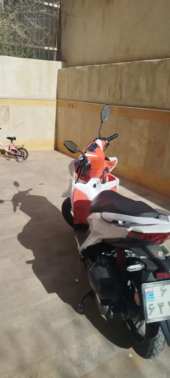 کلیک ۱۵۰|موتورسیکلت|قم, نیروگاه|دیوار