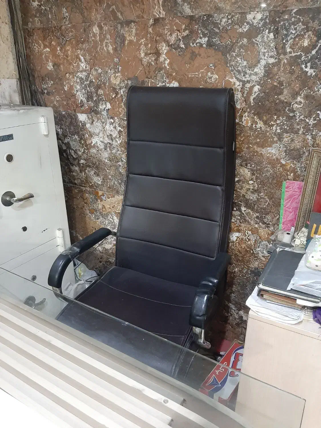 میزو صندلی|مبلمان اداری|شیراز, باغ تخت|دیوار