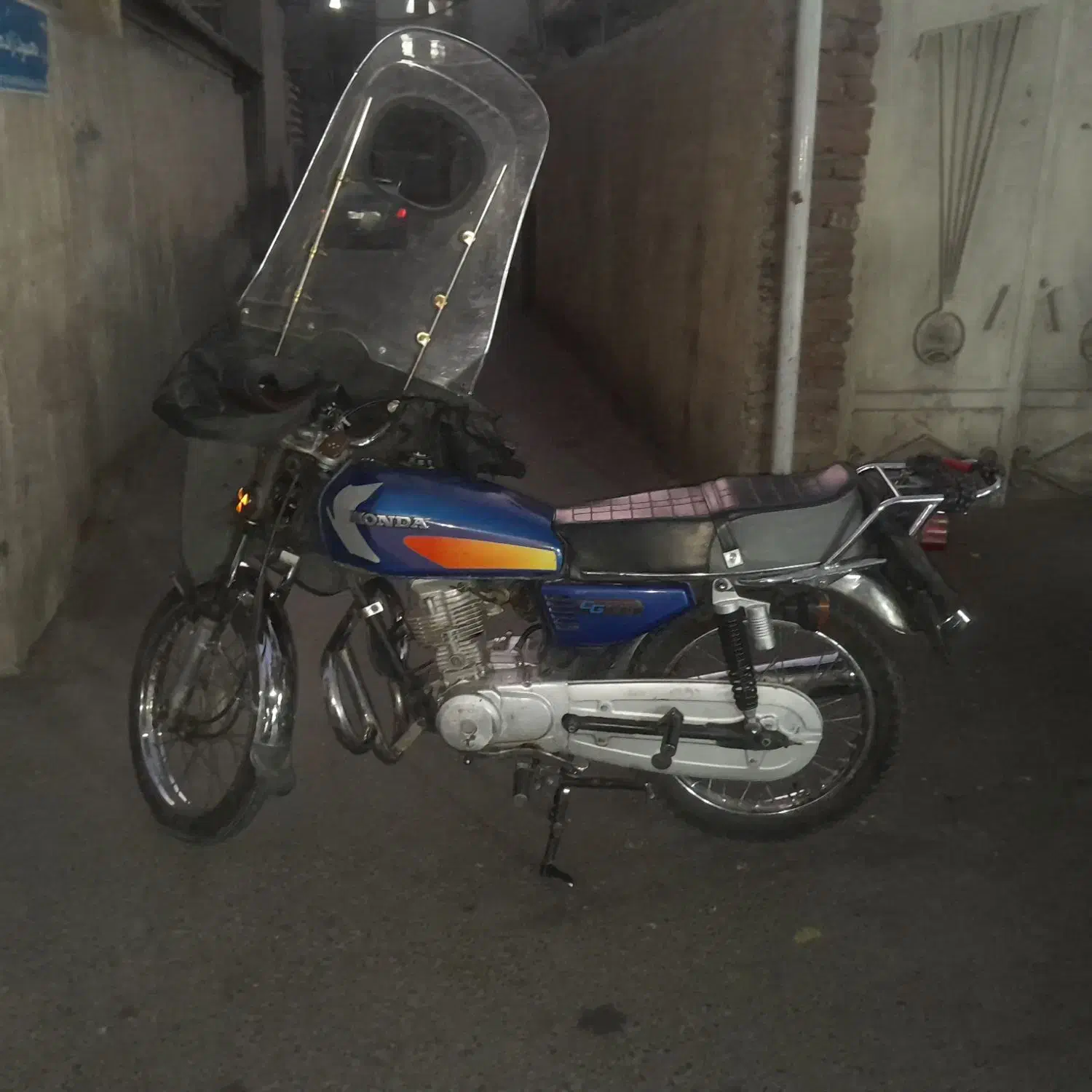 هندا 125 پنج دنده مدل 1381 پلاک ملی مدارک کامل|موتورسیکلت|تهران, طرشت|دیوار