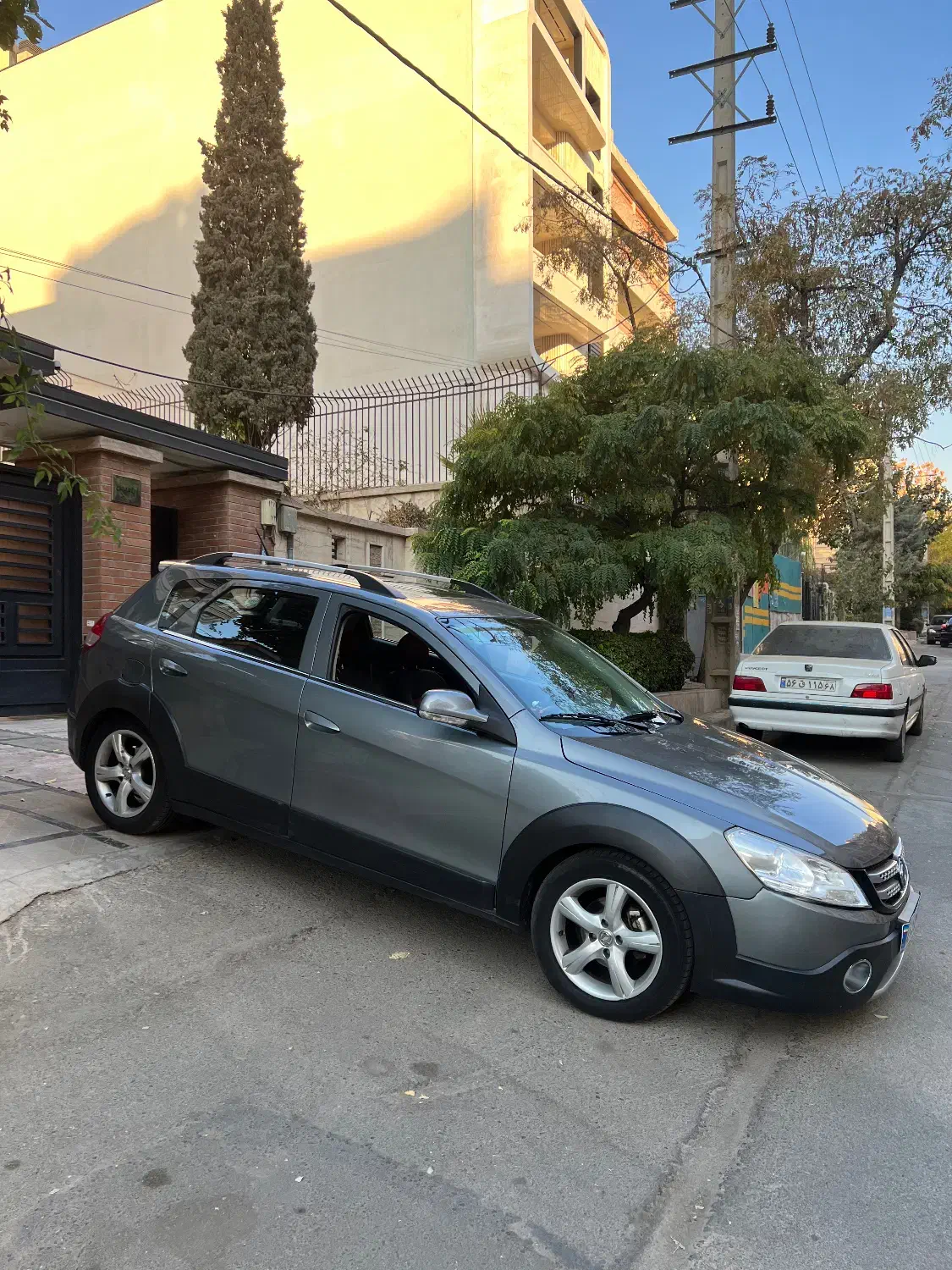 دانگ فنگ H30 cross مدل ۹۷ بدون رنگ فنی سالم|خودرو سواری و وانت|تهران, دریاچه شهدای خلیج فارس|دیوار