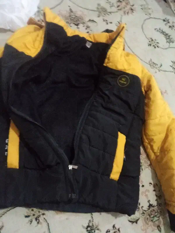 یک عدد کاپشن 2xlمناسب سنین ۱۰تا۱۶سال|لباس|همدان, |دیوار