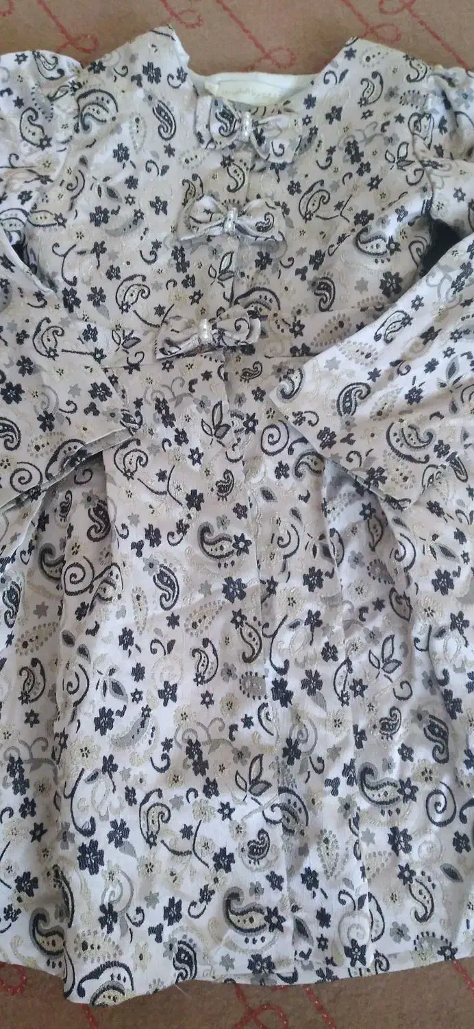 کت دخترانه برای ۸ ساله به بالا   قیمتشم ۳۰۰ هزار|کفش و لباس بچه|سنقر, |دیوار