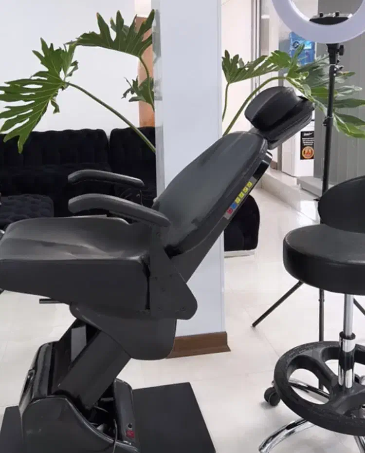 صندلی برقی دو موتوره سالم ، به همراه صندلی چرخشی|آرایشگاه و سالن‌های زیبایی|کرمان, |دیوار