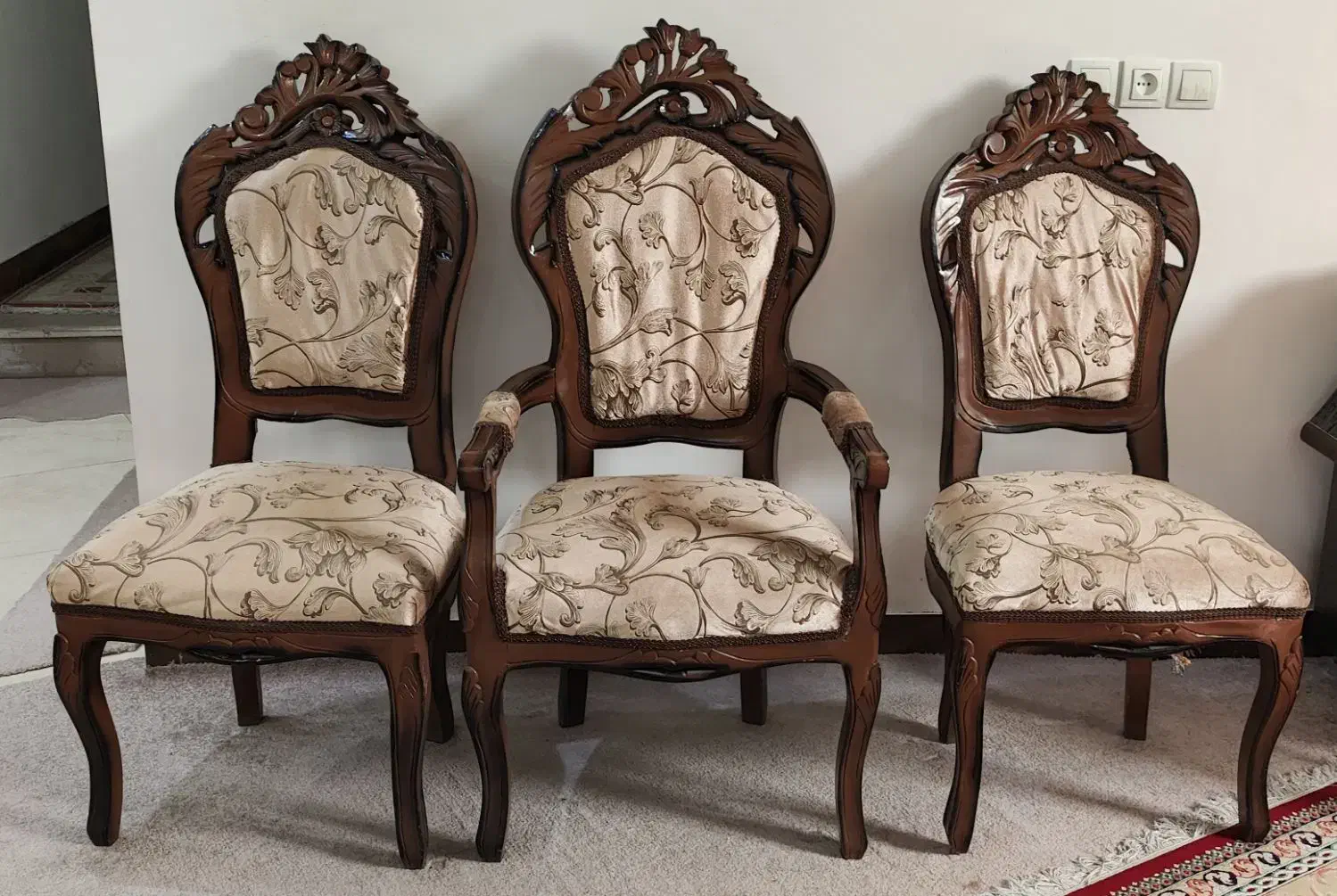 مبل سلطنتی 9 نفره|مبلمان خانگی و میز عسلی|بهبهان, |دیوار