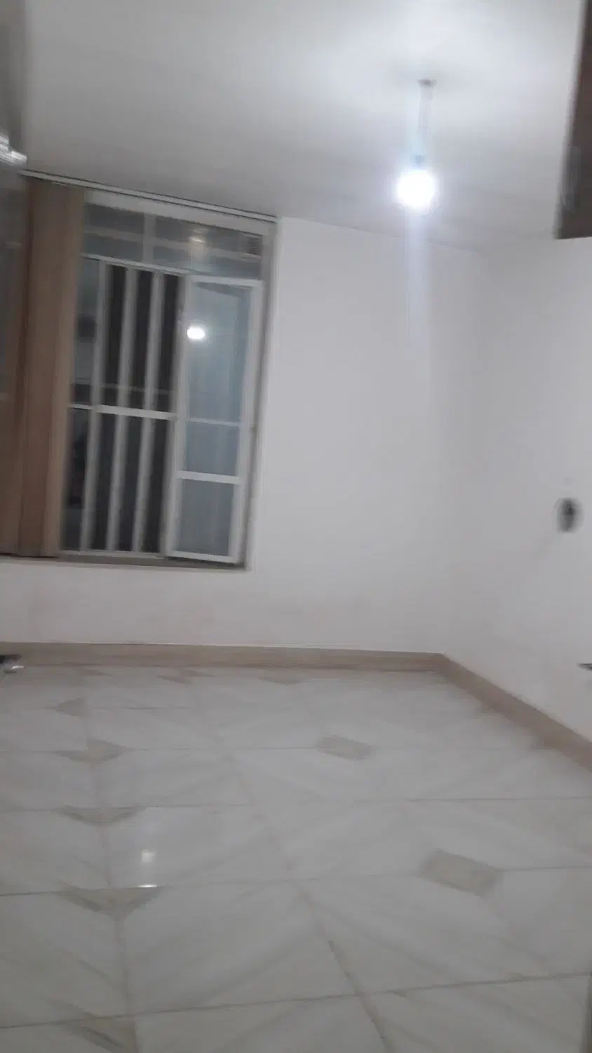 دوخوابه ویلایی طبقه بالا شیک وتمیز سالن بزرگ|اجارهٔ خانه و ویلا|شیراز, شهرک والفجر|دیوار