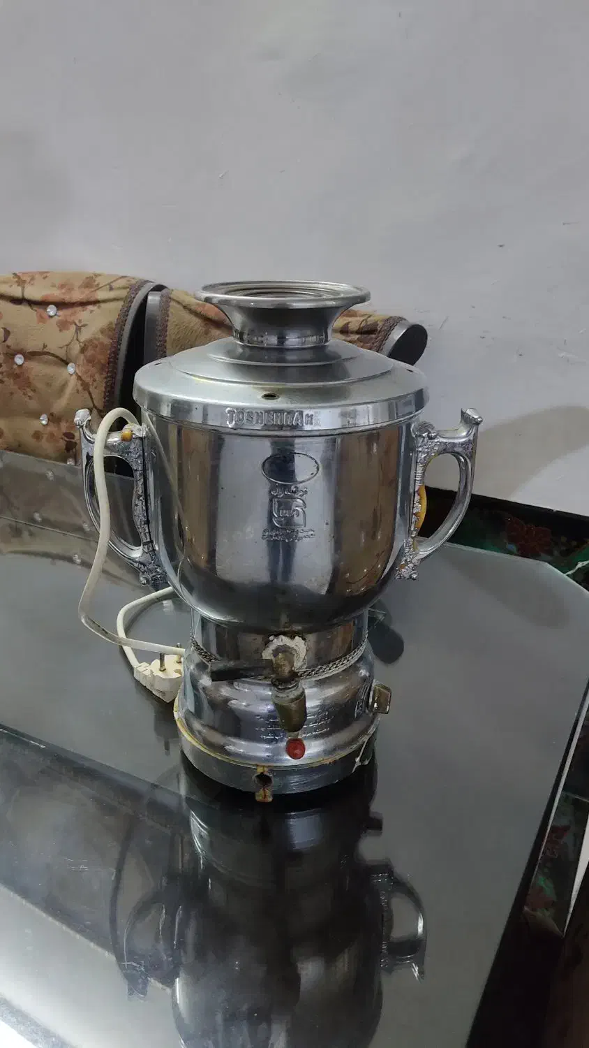 میز ناهارخوری ۶ نفره چوبی و سماور برقی|میز و صندلی غذاخوری|الشتر, |دیوار