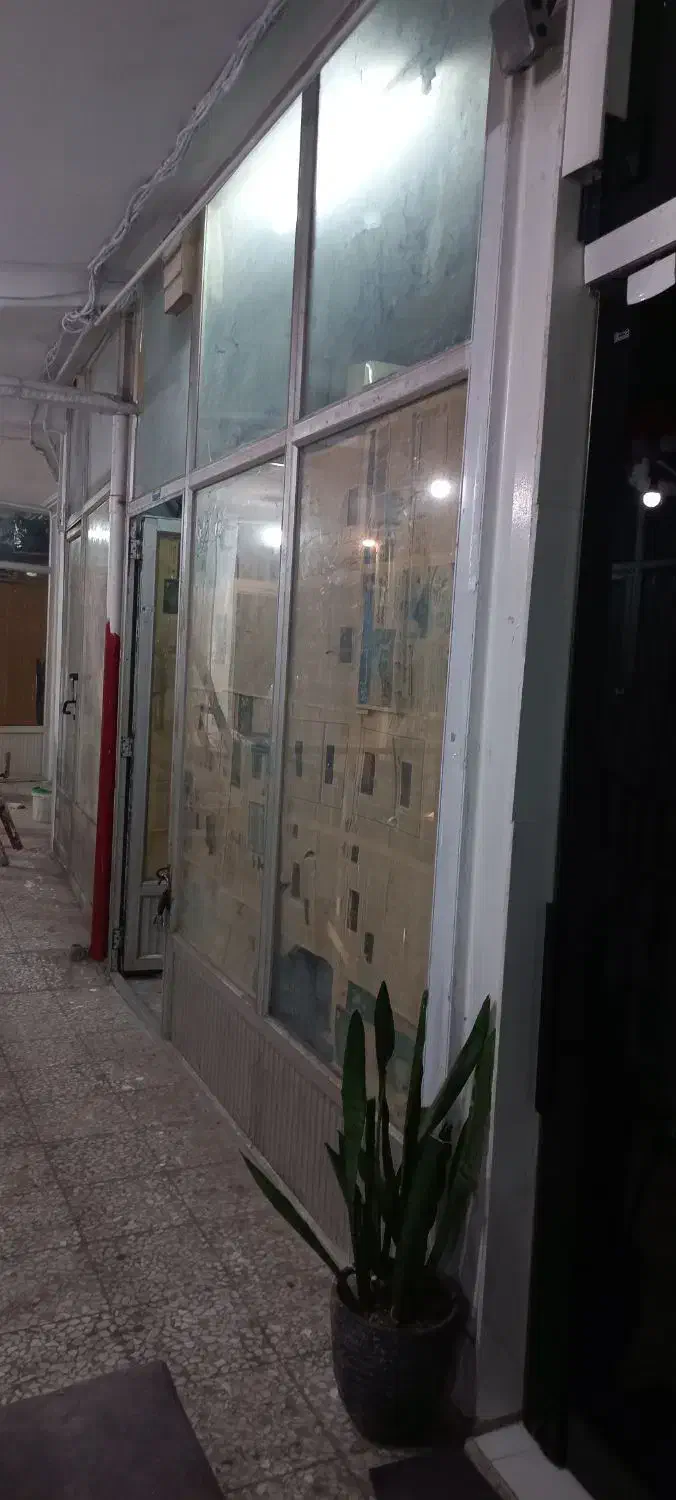 اجاره مغازه|اجارهٔ مغازه و غرفه|رشت, بازار|دیوار