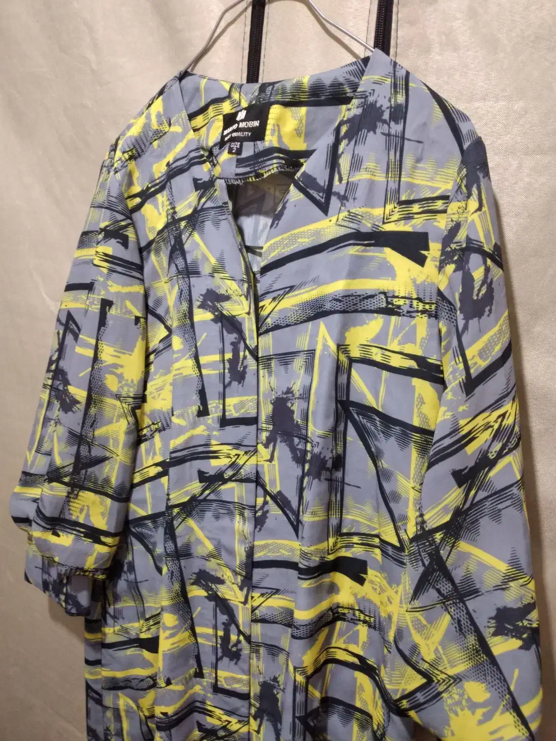 مانتو|لباس|تهران, تختی|دیوار