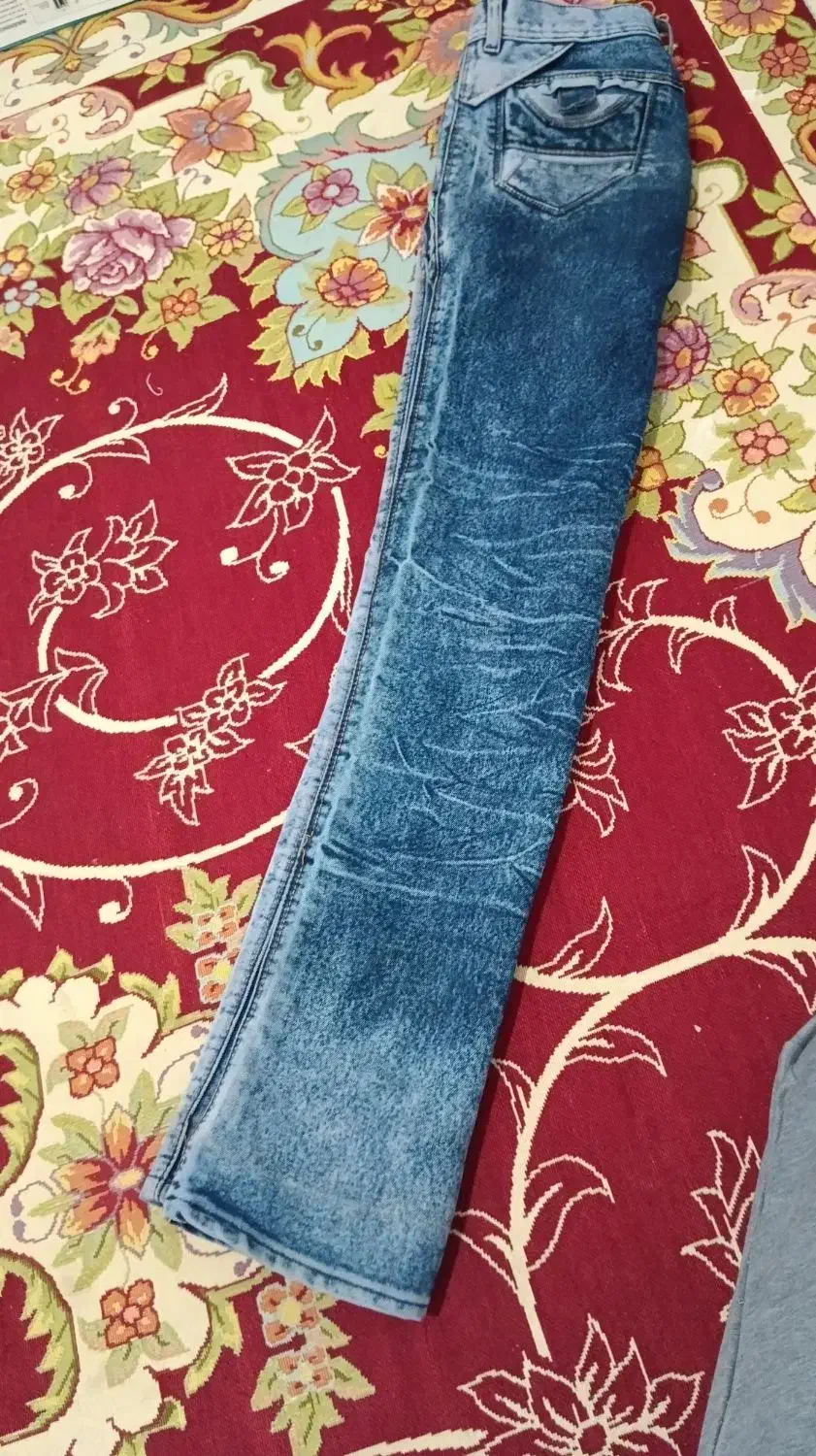 شلوار لی جنس فوق العاده کم استفاده شده|لباس|یاسوج, |دیوار