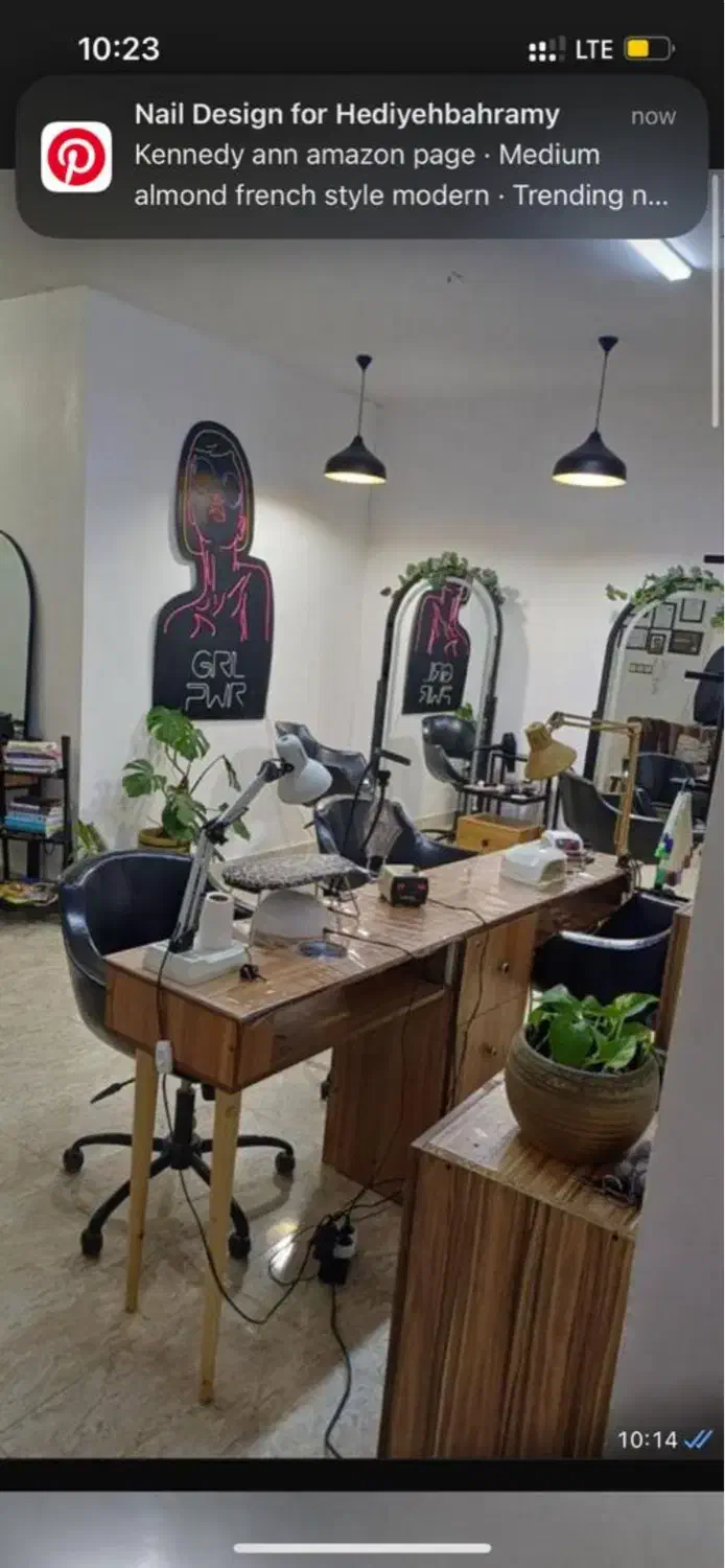 میز ناخن دونفره با فن ناخنکاری|آرایشگاه و سالنهای زیبایی|رشت, منظریه|دیوار