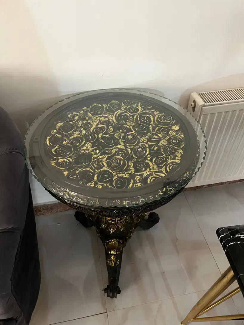 میز گرد کاملا سالم نو|بوفه، ویترین، کنسول|قائم‌شهر, |دیوار