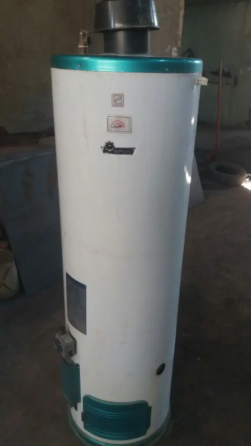 آبگرمکن سالم تمیز|آبگرمکن، پکیج، شوفاژ|یزد, |دیوار